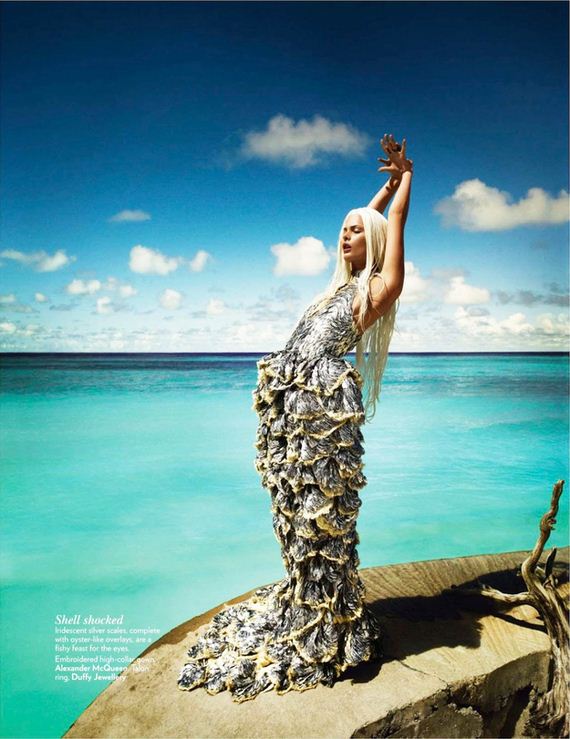 Surreal-And-Wonderful-Photos- Models-Mermaids